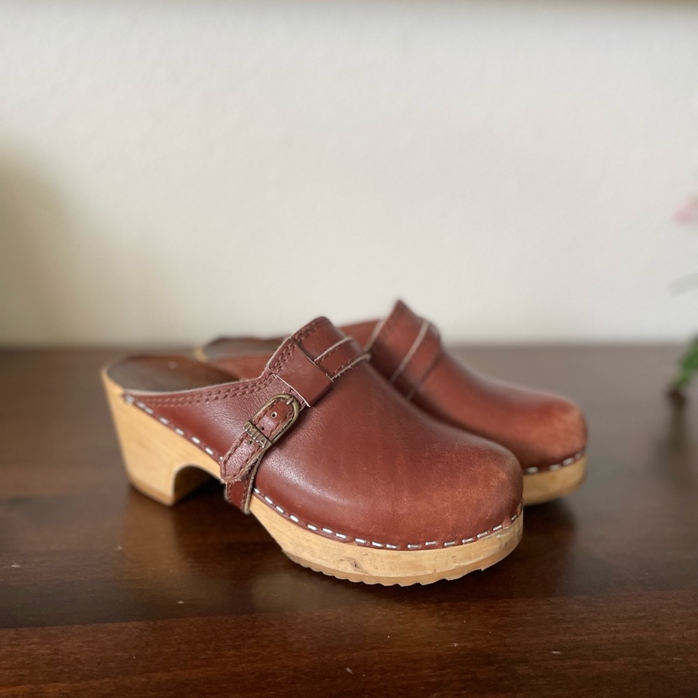 MIA wooden clogs